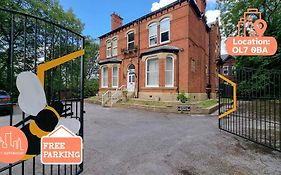 6 Bed Mansion Sleeps 20 Free Parking